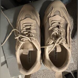 Steve Madden possession sneaker 9.5
